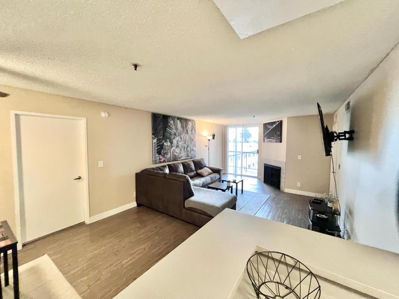 Hollywood Two Bedroom & Free Two Parking Spots Apartment Лос-Анджелес Экстерьер фото