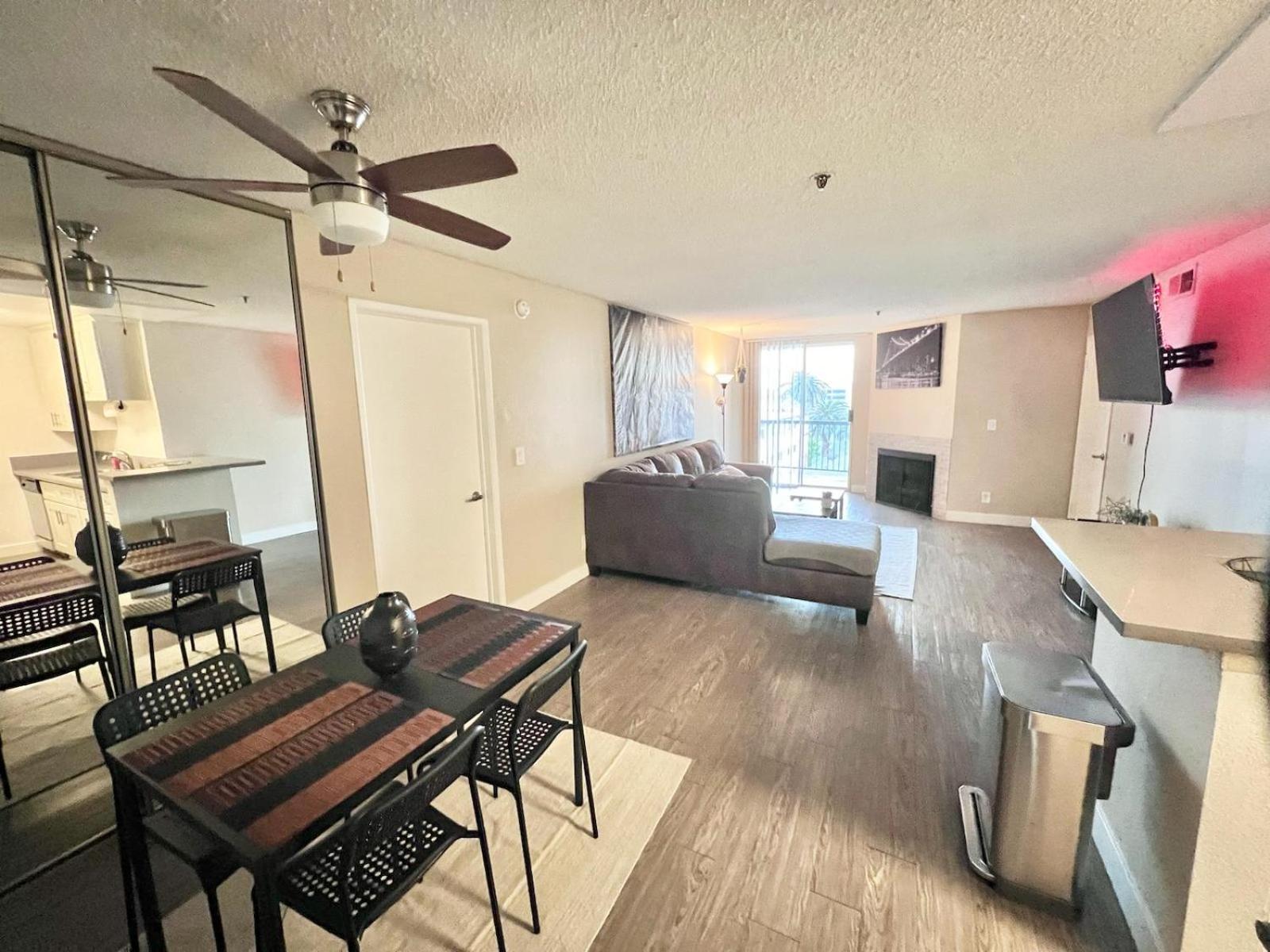 Hollywood Two Bedroom & Free Two Parking Spots Apartment Лос-Анджелес Экстерьер фото